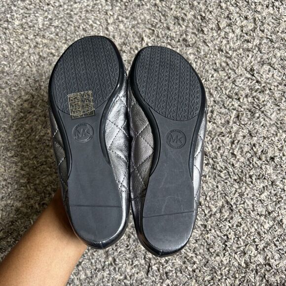 Michael Kors Fulton Quilted Leather Ballet Flats Metallic Silver MK Logo 7 M - Picture 7 of 10
